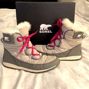 Sorel Whitney Short Lace Boots for Women 9.5